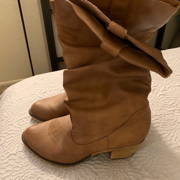 Boots - Picture 3 of 3